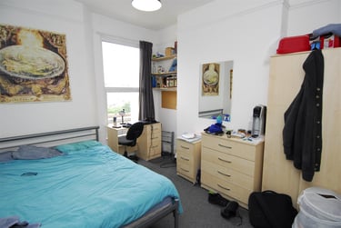 4 bed house, Glen Park Avenue, North Hill, Plymouth, PL46BA - Image 11